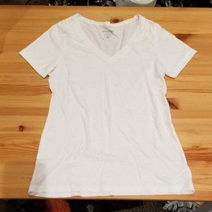 Old Navy Vintage White V Neck Short Sleeve Tee